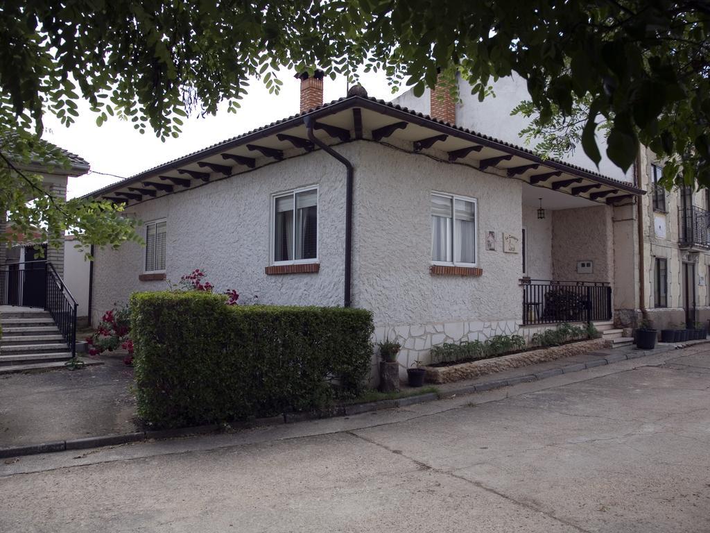 Casa Rural La Conejera Madrigalejo Del Monte Rom bilde